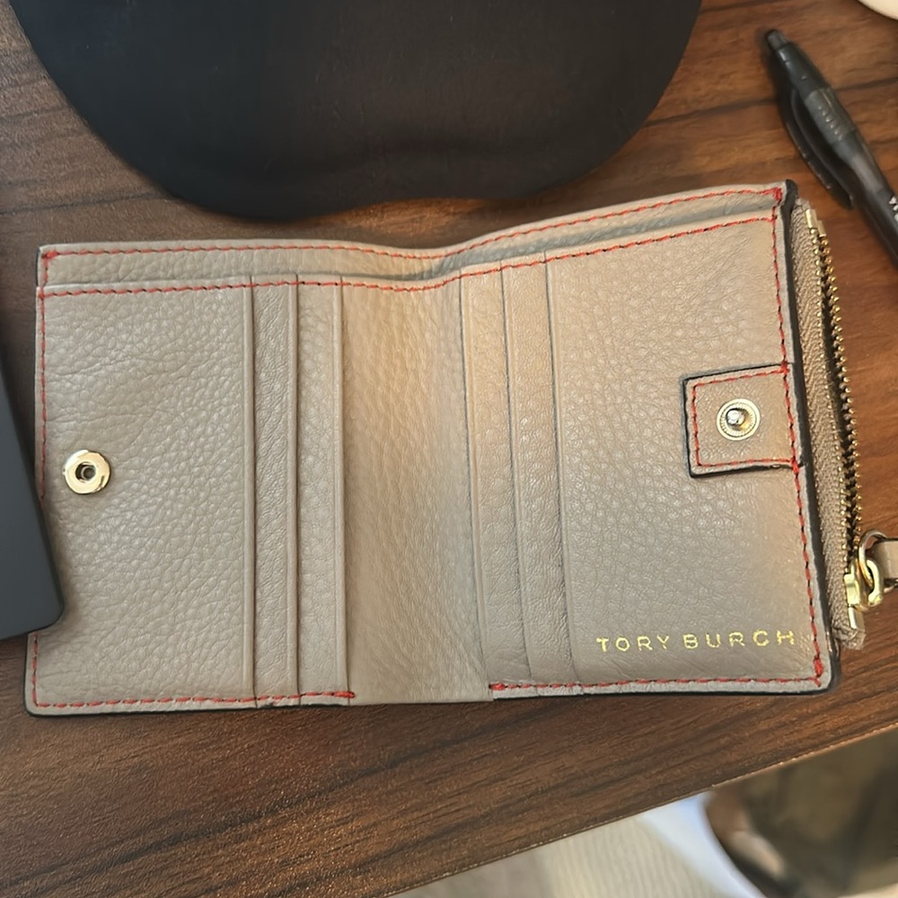 Tory Burch Robinson Bi-Fold Wallet
